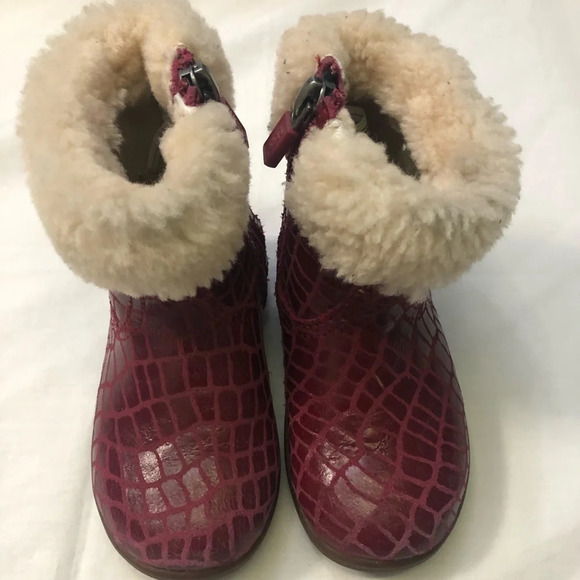 ✨Hot Pick✨Ugg Dark Pink Boots Snakeskin Pattern Cream Wool Cuff Infant US 6 - Picture 1 of 7
